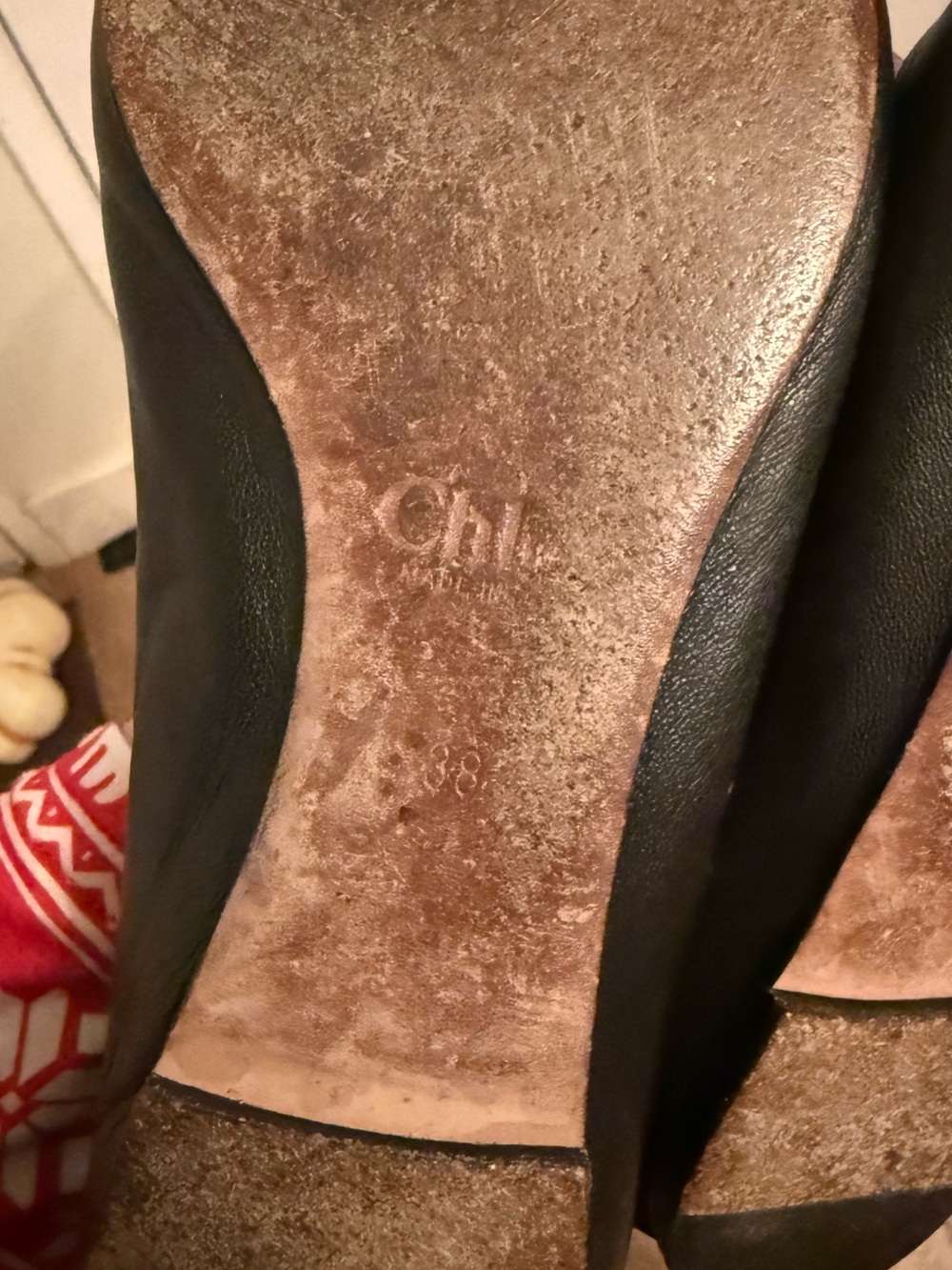 Chloe Black Leather Scalloped Edge Flats - Picture 4 of 7